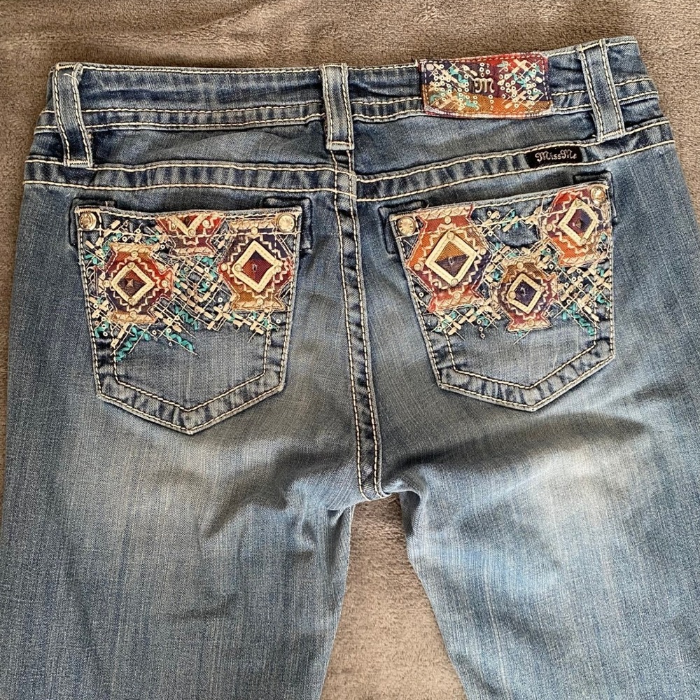 Miss Me Signature Straight Jeans 30x33 Blue Embroidered Sequin Low Rise Denim - Picture 2 of 16